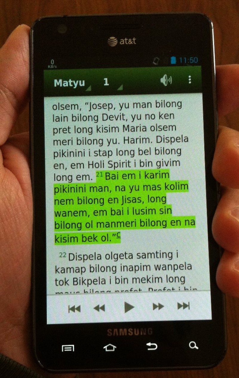 Tok Pisin app showing Matthew 1 on my phone